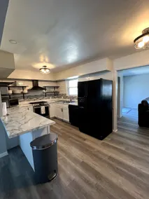Jodore Gem..Spacious House, Inground Pool near University, Metroparks & Shopping - Image 5