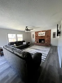 Jodore Gem..Spacious House, Inground Pool near University, Metroparks & Shopping - Image 3
