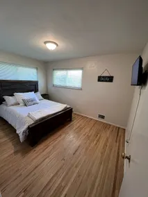 Jodore Gem..Spacious House, Inground Pool near University, Metroparks & Shopping - Image 4