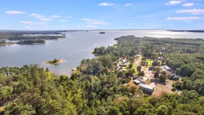 Sleeps 16 Waterfront @ Tiger Creek Retreat - Image 3