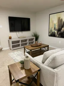 Amazing Location with Outdoor Pool 5bedroom 2bath - Image 4