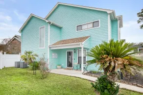 ONE More Happy Day 3BR-3BA Beach House w-HotTub, Sleeps 11 - Image 4