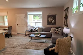 Relaxing Home 15 mins to Lake - Image 2