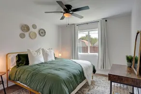 Fully Updated-Cozy-King Beds-Centrally Located - Image 4
