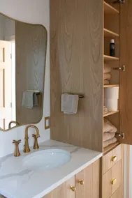 Seal Bay Cedar Guesthouse - Image 3
