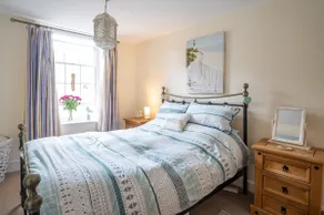 Idyllic sea-side retreat! - Image 3