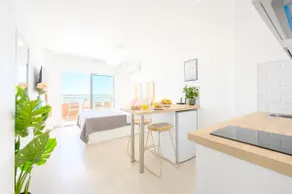 Spectacular sea, terrace & pool - Image 4