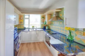 Seaside spacious 4 BR Nr Town centre pet friendly sailing & open golf course - Image 5