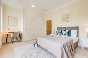 Belgravia - Charming Spacious 4 Bed Home for 9 - Image 4