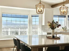 Luxury Retreat with Spectacular Views - Image 4