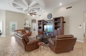 Entire Home Northwest ELP - Image 4