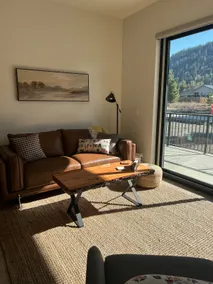 Cozy Huckleberry Hideaway, brand-new with Hot Tub - Image 2