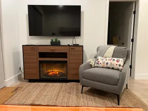 Cozy Huckleberry Hideaway, brand-new with Hot Tub - Image 3