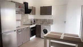 Riverfront apartment - Image 3