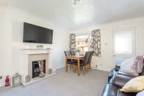 14 Acomb Wood Drive Peaceful 2-Bed Home in York with Free Parking - Pass the Keys - Image 2