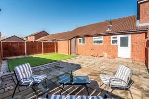 14 Acomb Wood Drive Peaceful 2-Bed Home in York with Free Parking - Pass the Keys - Image 3