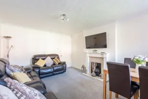14 Acomb Wood Drive Peaceful 2-Bed Home in York with Free Parking - Pass the Keys - Image 4