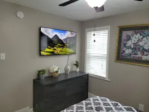 Apartment with Brand new furniture and parking - Image 4