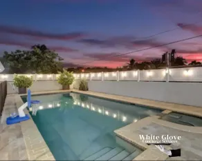 7BR w/ Heated Pool Jacuzzi, Theatre - Image 2