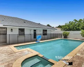 7BR w/ Heated Pool Jacuzzi, Theatre - Image 4