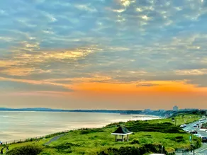 Stunning Sea View Two Double Bedroom Apartment - With Balcony - Opposite Beachfront Walk - Image 3