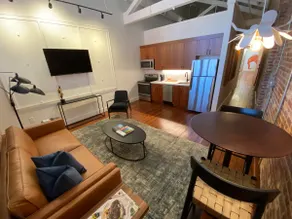 1 BR suite - River District - full kitchen - Image 4