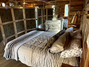 Creekside Retreat Guesthouse - Image 3