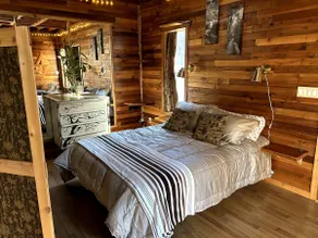 Creekside Retreat Guesthouse - Image 2