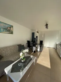 Quiet apartment with field views - Image 4