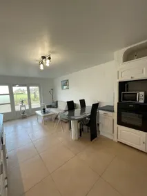 Quiet apartment with field views - Image 5