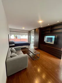Comfortable, fully-equipped studio - Image 5