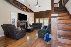 Bluff cabin on the lake in Branson - Image 3