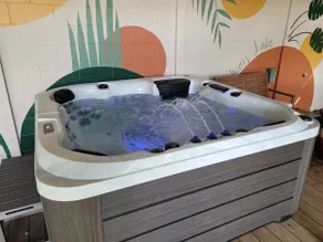Sunset Point-Best view on Broadway -HOT TUB! - Image 5