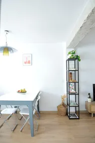 Renovated, sunny and with bicycles - Image 5