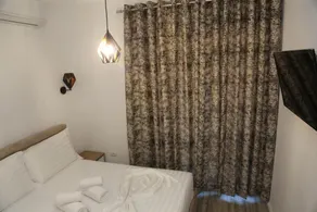Villa HK Double room with balcony - Image 2