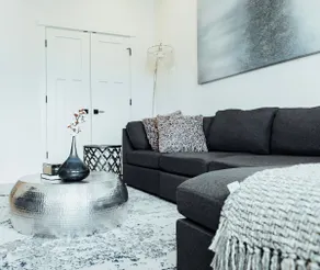 Sapphire Lux Queen Suite - Image 3