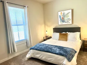 Guest-Approved Cozy Home, 5 suites + More - Image 4