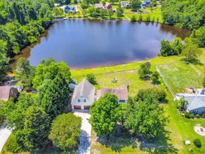 Waterfront Wonder:Lake Views, Quiet, Central, Pets - Image 2