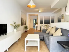 Pool & Beach: Relax and Comfort by the Sea - Image 5