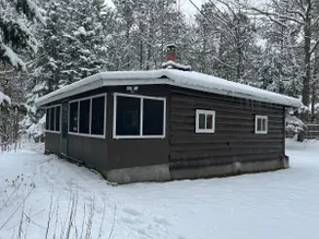 Two bedroom cabin with hot tub and fireplace. - Image 5