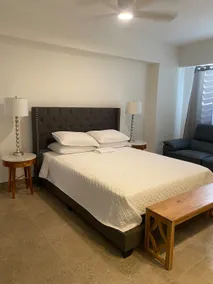 Downtown Sunset Apartment - Image 5