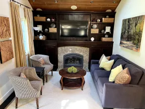 Carmelita Creek House - Image 2