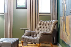 The Shingle Life • Vintage 1BR Near Wrigley - Image 5