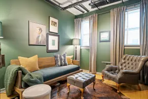 The Shingle Life • Vintage 1BR Near Wrigley - Image 2