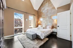 UP-SCALE Wicker Park 4BD/3.5BA HOME (+garage) - Image 2