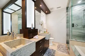 UP-SCALE Wicker Park 4BD/3.5BA HOME (+garage) - Image 3