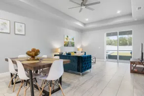 Coastal Luxe Stay - Image 3