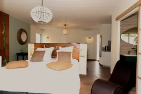 Romantic Suite with Hot Tub - Image 2