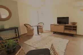 Romantic Suite with Hot Tub - Image 4