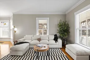 Luxury Entertaining 4BR House - Image 4